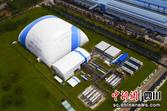 项目像一座蓝白相间的“小山”。人生就是博汽轮机 供图